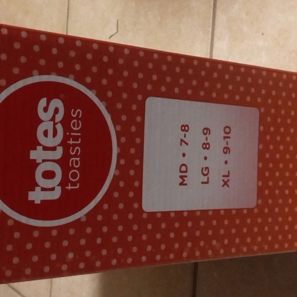 "Memory Foam Knitted Bootie w/Pom Poms"! - Picture 7 of 8